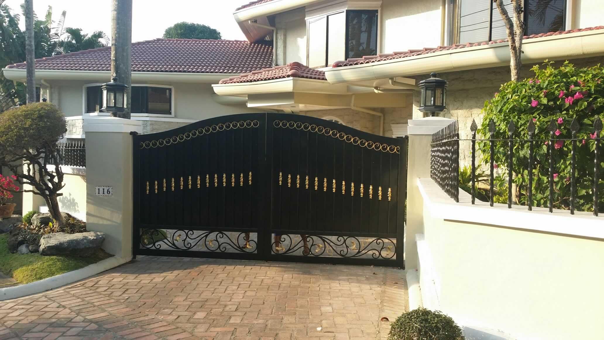 Wought Iron Entrance Gate, Pedestrian Gate. Wought Iron Entrance Gate, Pedestrian Gate.
