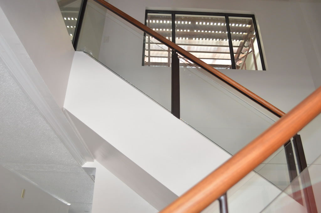 Glass Railing in wrought Iron Frame Glass Railing in wrought Iron Frame