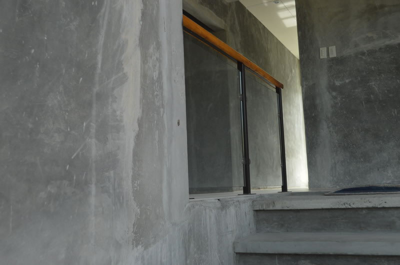 Glass Stair Railing in Metal Frame Glass Stair Railing in Metal Frame